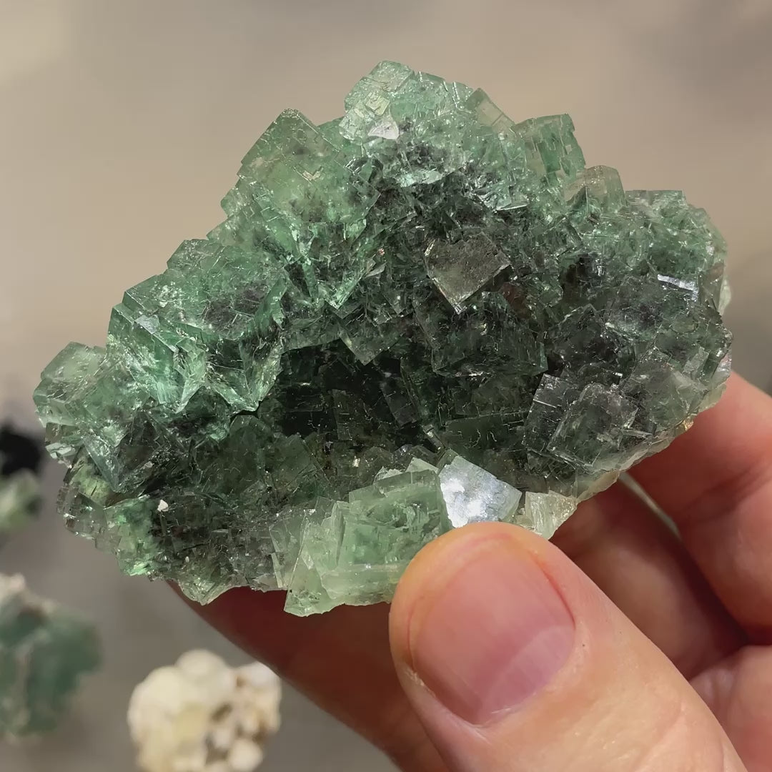Fluorite Brute D'Okorusu, Namibie - Cristal Avec Fantômes Et Inclusions De Quartz